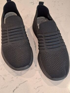 Slip-On Knit Casual Sneakers - Black